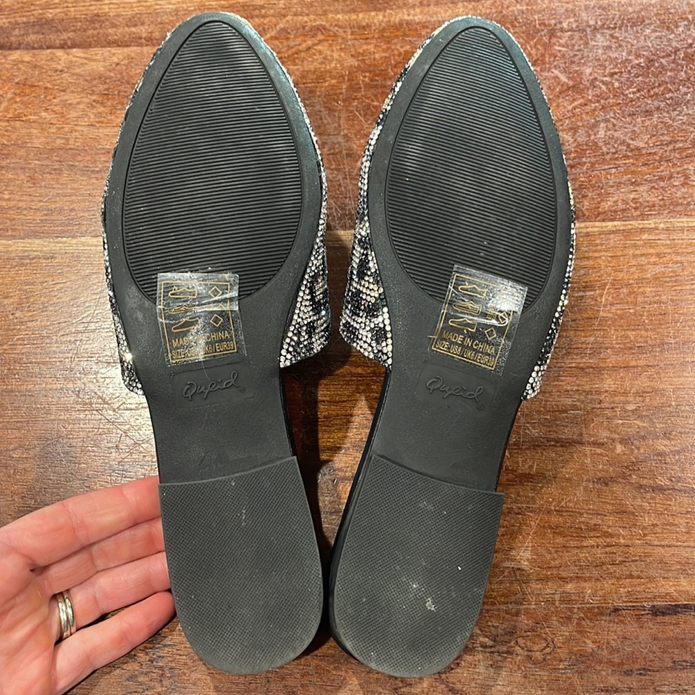 Qupid Leopard Print Mules Sz. 8 - Picture 4 of 4